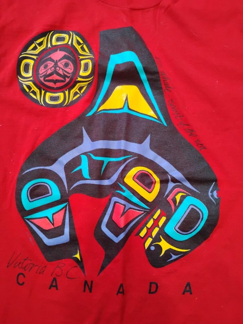 Vintage Canada Victoria Killer Whale Orca Totem Art T-Shirt